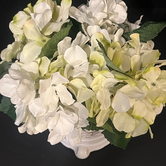 Hydrangea In Ceramic Pot - Picture 2 of 5